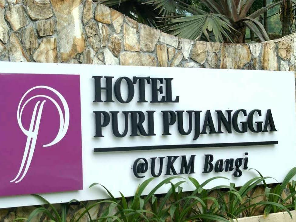 Puri Pujangga Hotel Bangi Exterior foto
