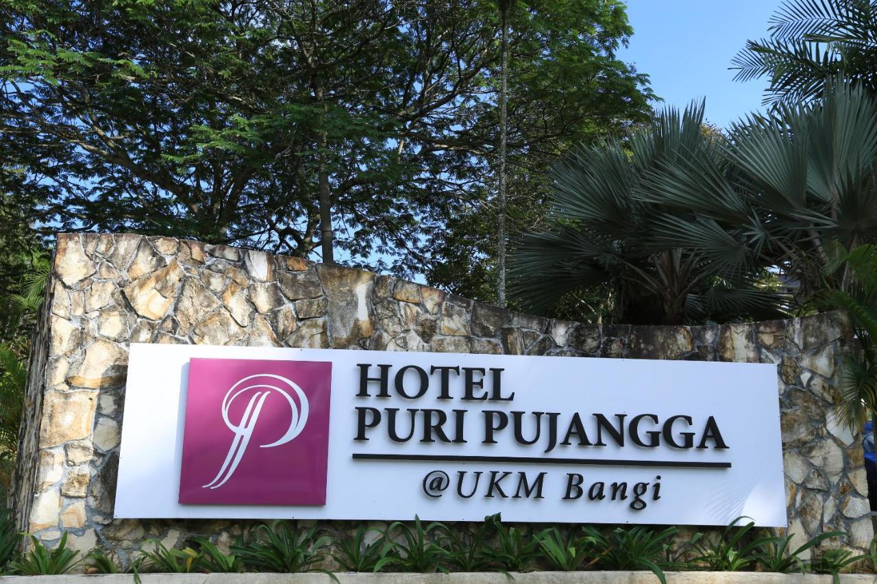 Puri Pujangga Hotel Bangi Exterior foto
