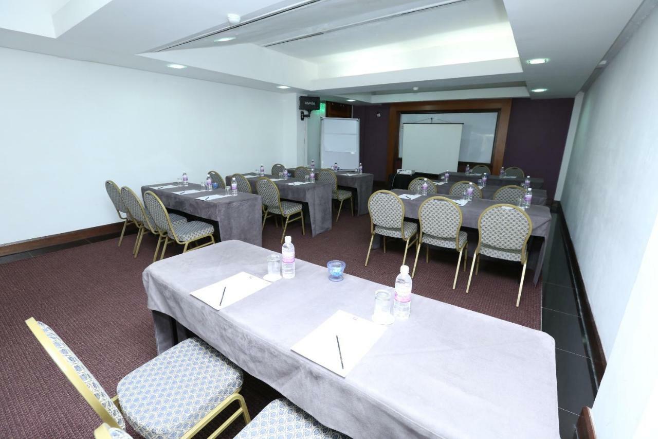 Puri Pujangga Hotel Bangi Exterior foto